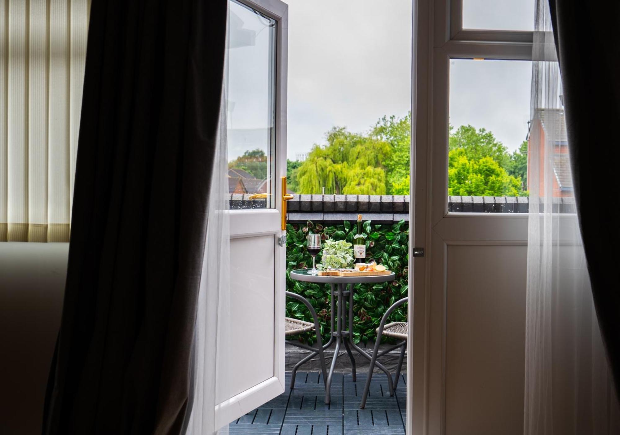 Arena Apartment With Balcony เบอร์มิงแฮม ภายนอก รูปภาพ