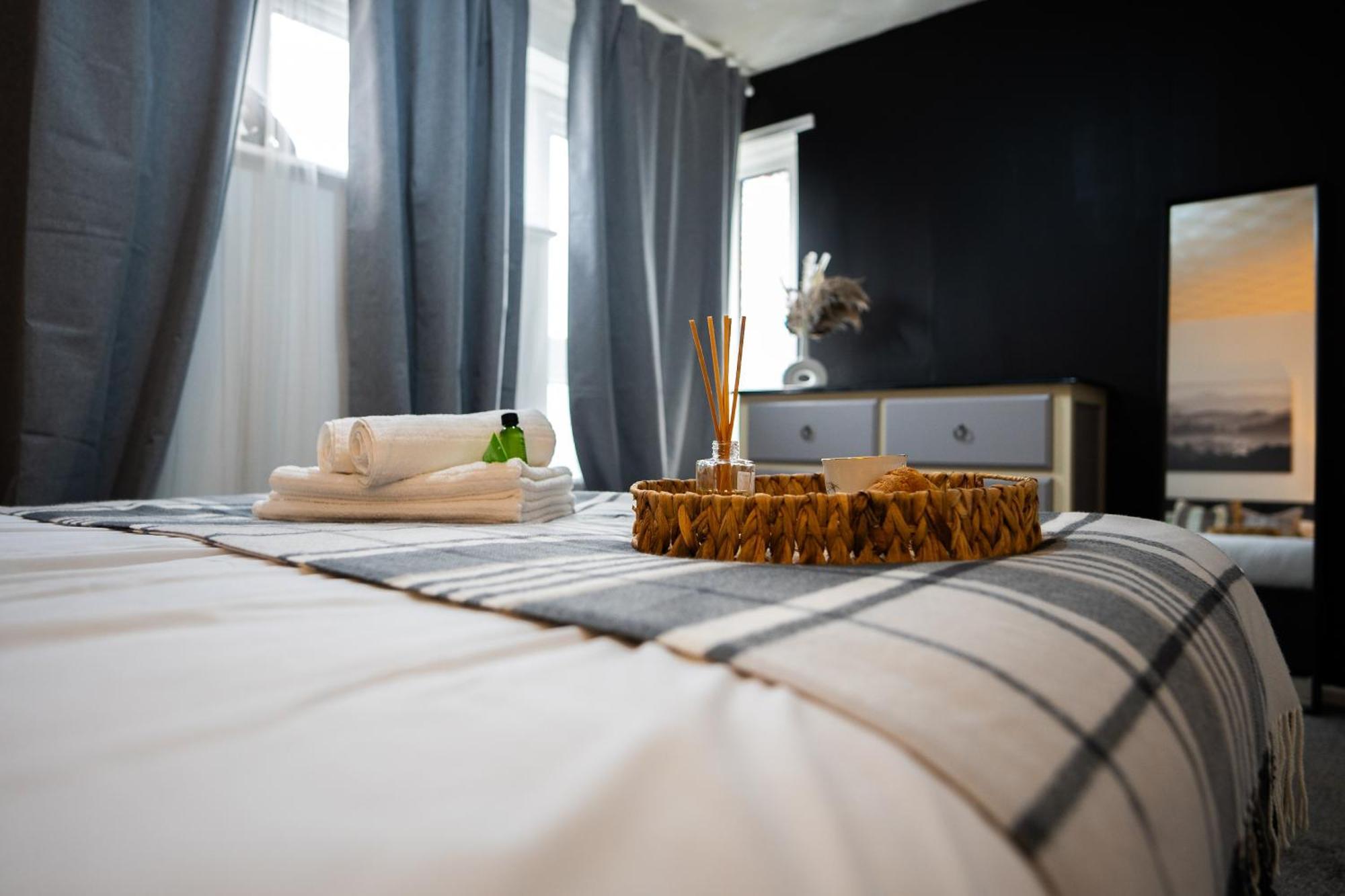 Arena Apartment With Balcony เบอร์มิงแฮม ภายนอก รูปภาพ